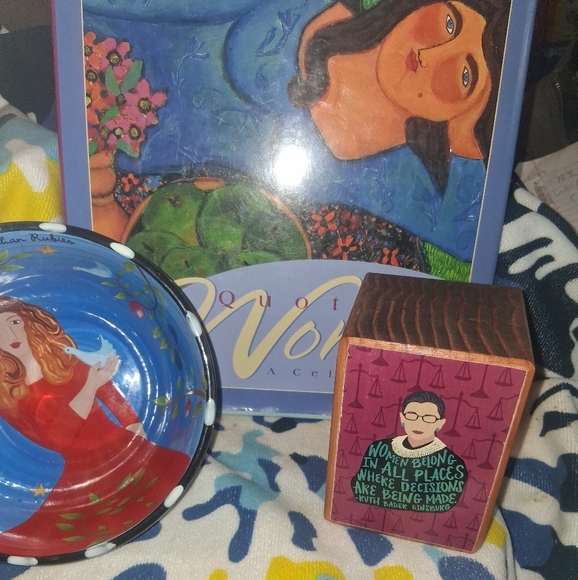 3 OUTSTANDING AND BEAUTIFUL OBJECTS ABOUT WOMEN. - Picture 1 of 16